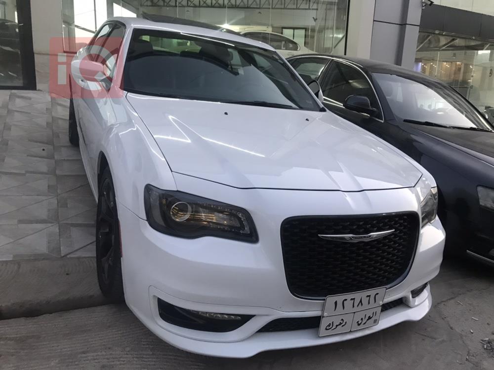 کرایسلەر 300
